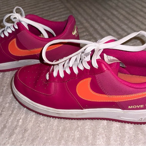 Nike Other - Nike Air Force 1 Low World Tour